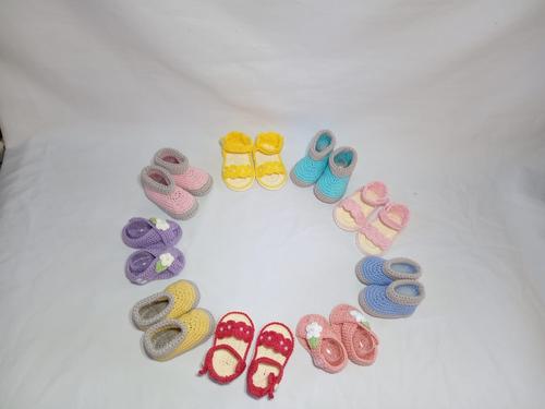 Las zapatillas para niñas son bordadas manualmente. (Foto: Carlos Vicente/Colaborador)