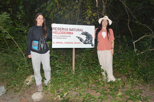 Johanna Gil, directora de la Reserva Natural Heloderma explica su importancia. (Foto: Juan Carlos Aquino/Colaborador)