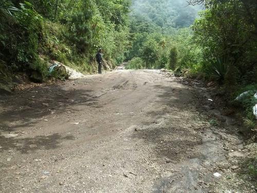 Algunos tramos del camino se encuentran empedrados. (Foto: Centro Ecoturístico Kum Kum Wutz)