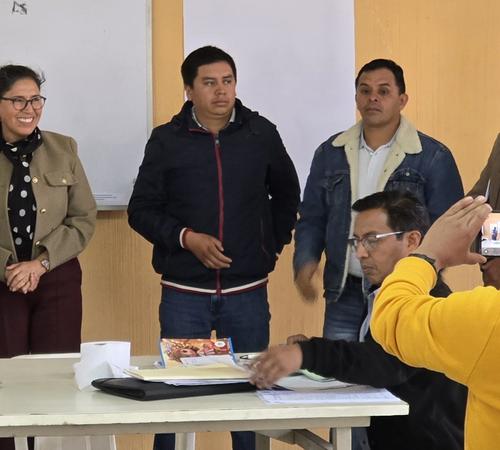 Sergio Ordoñez emprendió su plantación de pinabete y con gran satisfacción ve los resultados. (Foto: Erick Colop/Colaborador)