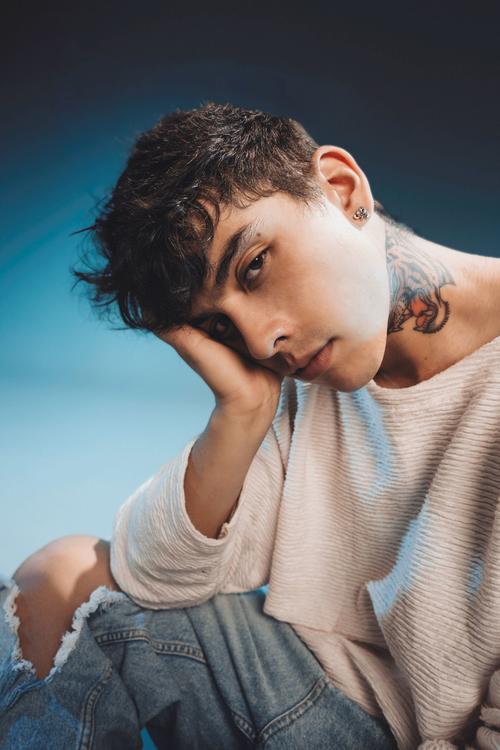 El artista convierte un momento difícil en una melodía liberadora. (Foto: Sebas Bárcenas)