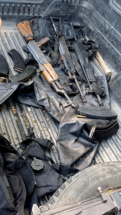 Estas armas fueron localizadas luego de los ataques orquestados por el Cartel Sinaloa en contra del Cartel Chiapas - Guatemala. (Foto: Cortesía)