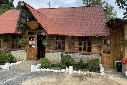 "Las Cabras" recibe a los viajeros como una casa acogedora y llena de sabor. (Foto: Carlos Sotz/Colaborador)