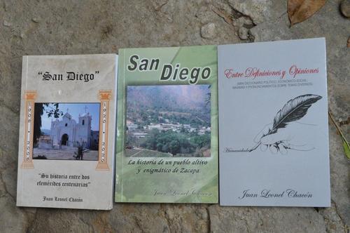 Estas son algunas de las obras publicadas por el escritor. (Foto: Juan Carlos Aquino/Colaborador)