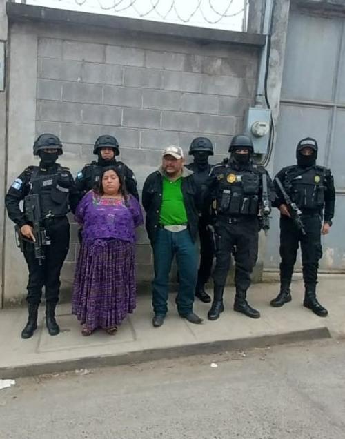 Esposos secuestradores integrantes de la banda "Los Incrueles" fueron capturados. (Foto: PNC)
