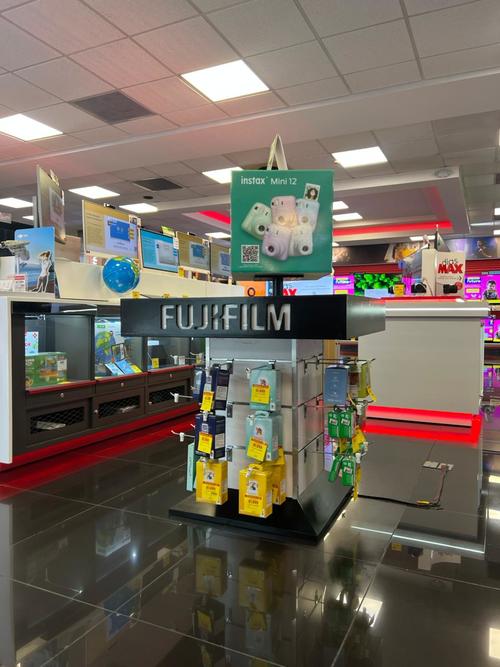 Fujifilm, Corporación Futeca, Max Distelsa, Tiendas Max, cámaras, fotografía, expansión, Guatemala, Soy502