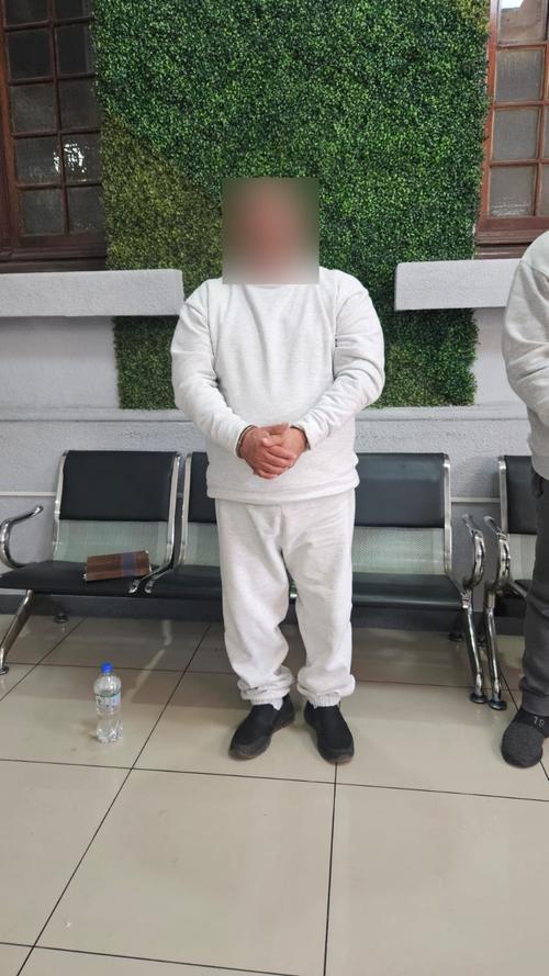 Ambos guatemaltecos fueron entregados a la justicia estadounidense. (Foto: Ministerio de Gobierno)