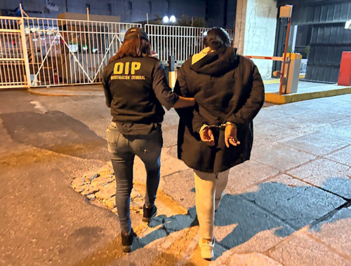 La sindicada deberá responder a la ley en el juzgado que emitió su orden de captura. (Foto: Jorge Senté)