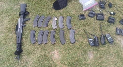 Estas armas fueron localizadas luego de los ataques orquestados por el Cartel Sinaloa en contra del Cartel Chiapas - Guatemala. (Foto: Cortesía)