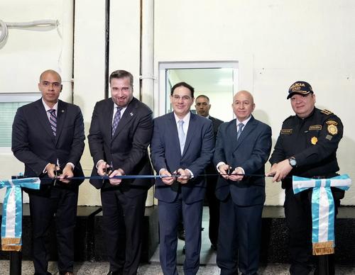 Hoy se presentó la Unidad de Análisis Financiero de la DEIC, con asistencia técnica, remozamiento de instalaciones y equipo tecnológico. (Foto: Embajada de Estados Unidos)