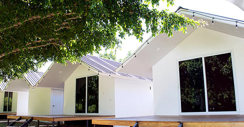 Los técnicos del Ministerio Público documentaron la quema de siete ranchos dentro de la propiedad. (Foto: redes sociales)