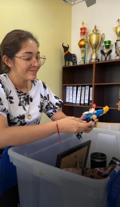 El alcalde de Masagua solía comprar juguetes para él, y algunos los regalaba. (Foto: captura de video)