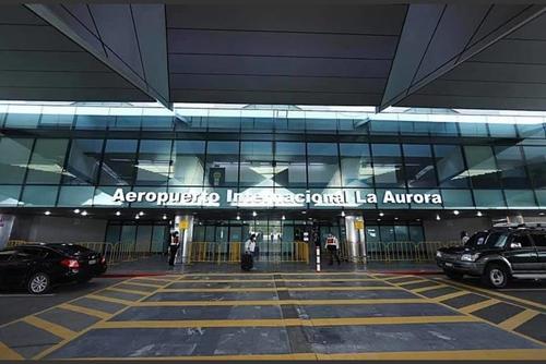 DGAC, aeropuerto La Aurora, incremento viajeros, temporada alta, 02