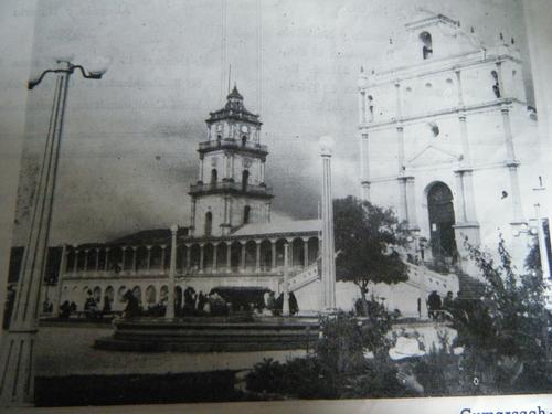 Foto antigua de la Torre de Piedra, testigo del Quiché de ayer. (Foto: Bernardo Montúfar/Colaborador)