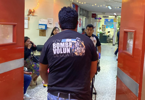 Al parecer, los heridos viajaban en la parte trasera del pickup. (Foto: Bernardo Montúfar/Colaborador)