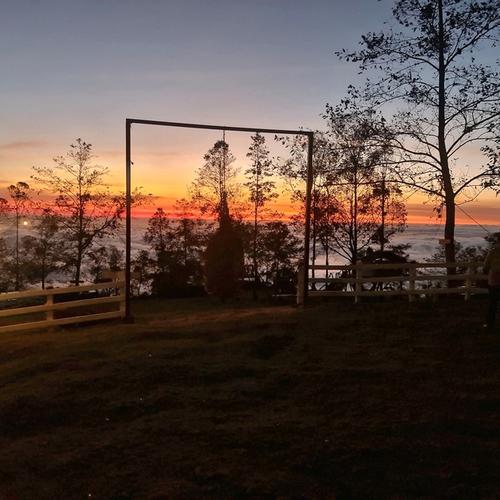 Los visitantes pueden disfrutar las vistas panorámicas del atardecer. (Foto: Josué Ardeano/Colaborador)