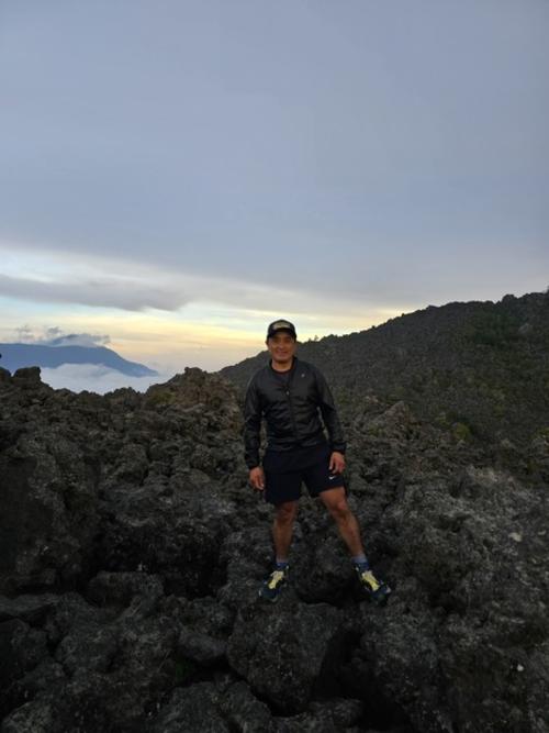 Los visitantes aprovechan para tomarse una fotografía del recuerdo de la hazaña. (Foto: Roberto Paz/Colaborador)