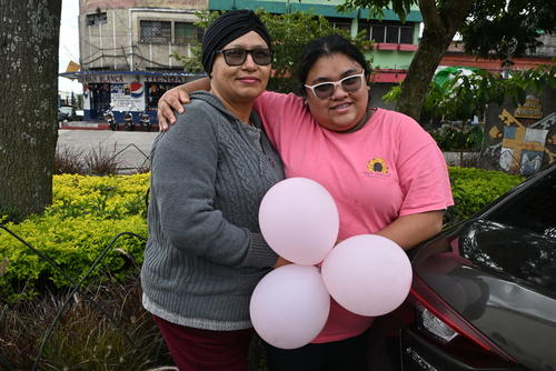 Madre e hija agradecieron a Dios por culminar con el proceso médico. (Foto: José Pos/Colaborador)