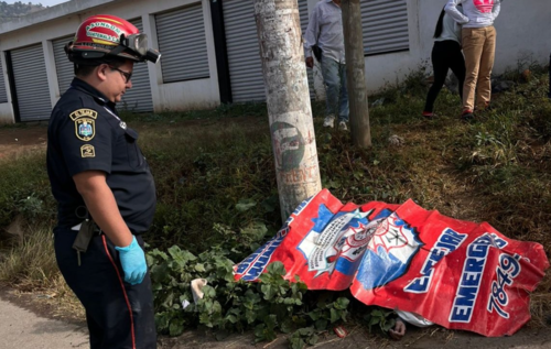 El área fue acordonada mientras autoridades realizaban diligencias para esclarecer los hechos. (Foto: ASONBOMD)