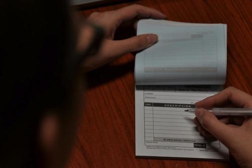 Este ajuste, según el analista, representa un beneficio directo para los pequeños contribuyentes, pues les permite facturar un mayor monto de ventas o servicios sin salir del régimen. (Foto ilustrativa: Archivo/Soy502)