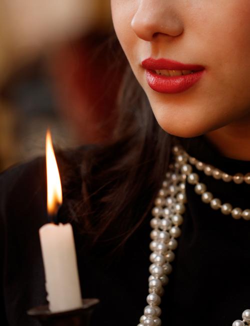 La vela y el mapa ayudan a manifestar destinos con intención y fe. (Foto: Shutterstock)