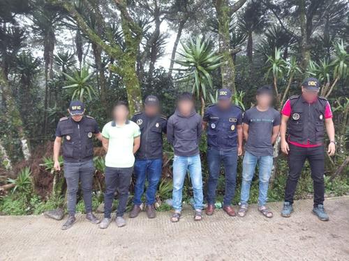 Los tres hermanos fueron capturados en San Juan Chamelco, en Alta Verapaz. (Foto: PNC)