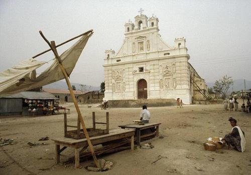 En su construcción se utilizaron lajas tomadas del cerro de Kaj Yup. (Foto: FB Cultura Viva de Rabinal)