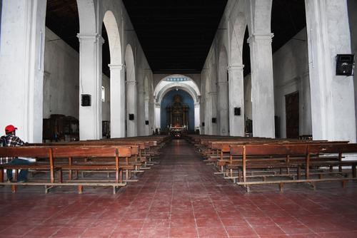En su interior, la iglesia tiene 16 arcos y sus bancas son de madera. (Foto: Leonel Vásquez/Colaborador)