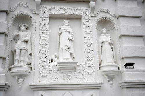 En su fachada fueron representadas imágenes de las 16 cofradías del pueblo. (Foto: Leonel Vásquez/Colaborador)