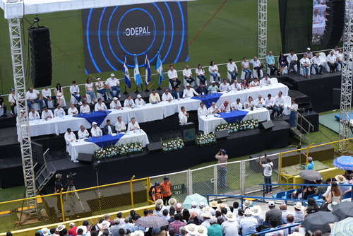 Lanzamiento oficial del token COINGT en El Salvador el 16 de febrero de 2025. (Foto: Cortesía/Soy502)