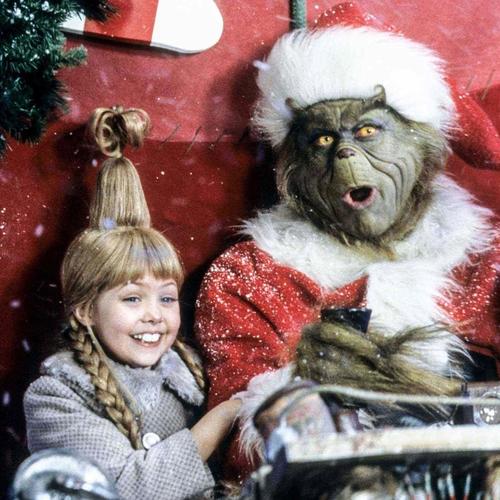 Los protagonistas de "El Grinch" emocionan con un reencuentro lleno de nostalgia. (Foto: X)