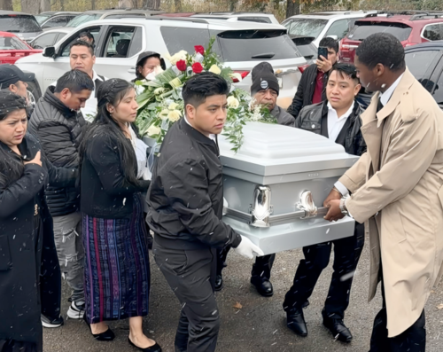 Sus seres queridos se hicieron presentes al funeral. (Foto: IndyStar)