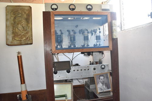 Este habría sido el primer transmisor de radio que llegó al departamento. (Foto: Carlos Peláez/Colaborador)