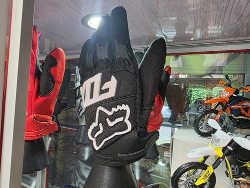 El uso de guantes también es importante. (Foto: Surama Rodas/Colaboradora)