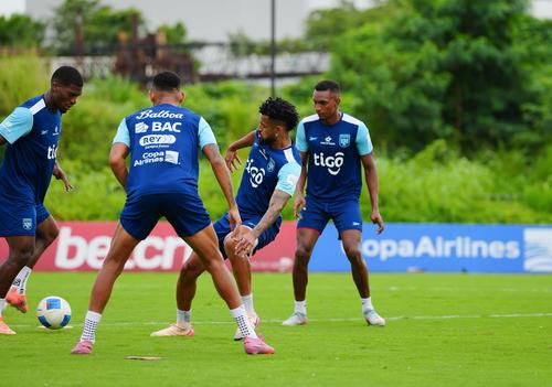Los panameños entrenaron la mañana de este miércoles antes de viajar a Guatemala. (Foto: Fepafut)