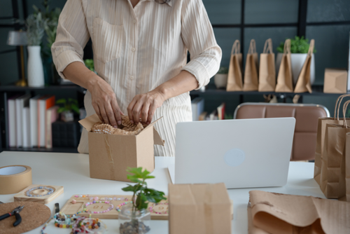 El comercio en línea muestra un crecimiento constante con la explosión de nuevos competidores. (Foto: Canva/Soy502)