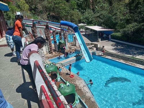 El lugar cuenta con áreas de cocina y mesas para que los turistas puedan cocinar. (Foto: Carlos Sotz/Colaborador)