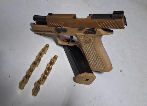 El arma decomisada contaba con licencia de portación. (Foto: PNC)