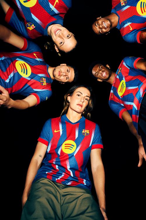 El club blaugrana revive aquella victoria ante su eterno rival con esta camisola conmemorativa. (Foto: FC Barcelona)