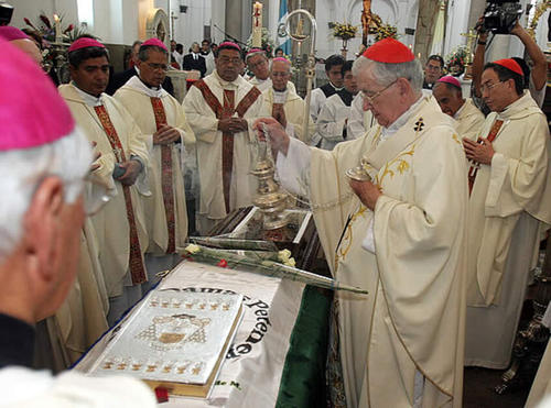 Sus restos reposan en las criptas de la Catedral Metropolitana. (Foto: findagrave.com)