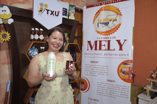 Su emprendimiento la llevó a formar una pequeña empresa familiar en la distribución de varios productos. (Foto: José Gómez/Colaborador)