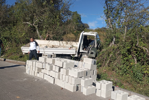 Por el momento se desconoce el origen del accidente. (Foto: Bomberos Voluntarios)
