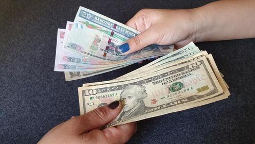 Las autoridades mantienen una vigilancia estricta sobre el envío de remesas desde Estados Unidos a otros países.