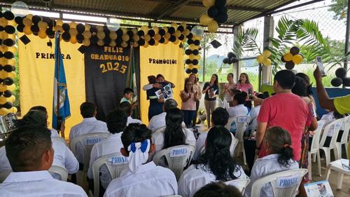 Pronea ofrece educación gratuita en primaria, básicos y diversificado. (Foto: cortesía Jorge Morales)