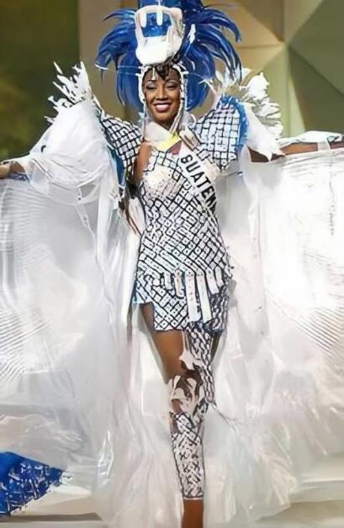 Representó a Guatemala en el certamen de Miss Universo celebrado el 1 de junio de 2004 en Quito, capital de Ecuador. (Foto: FB Bellezas de Guatemala)