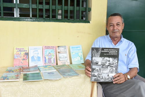El escritor y docente insta a los jóvenes a que lean y a que amplíen sus conocimientos. (Foto: Juan Carlos Aquino/Colaborador)