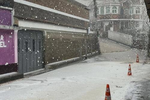 Lluvia acompañada de granizo impresionó a los ciudadanos. (Foto: redes sociales)
