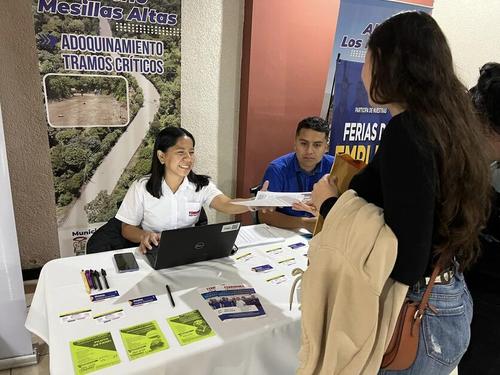 Jóvenes y vecinos podrán aplicar a decenas de vacantes en la Feria de Empleo 2025 en Amatitlán. Asesoría y crecimiento profesional. (Foto: Edward Morales/Colaborador)