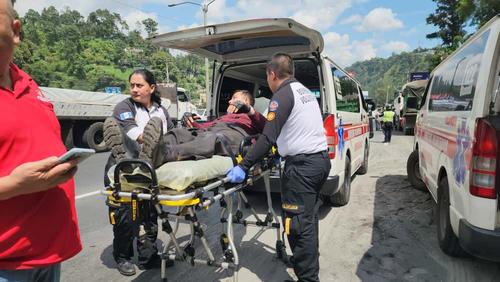 Un segundo motorista involucrado en el accidente fue trasladado a un centro asistencial. (Foto: Bomberos Voluntarios)