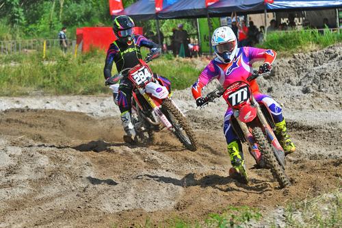 Mariano Aleu ganador (al frente) y Santiago Sisniegaotero (atrás) son de los dos dominadores de la categoría MX 2 C. (Foto: Cortesía PSLMX.COM)